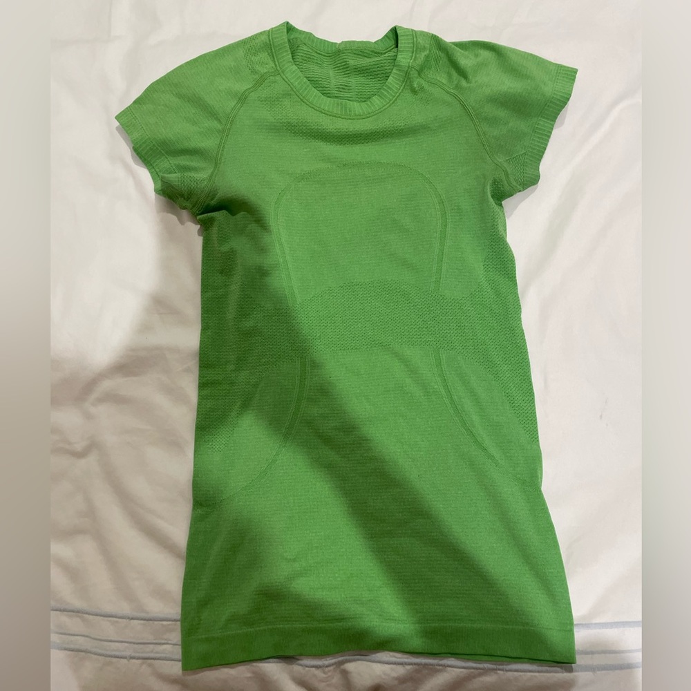 Lululemon swifty tech short sleeve top